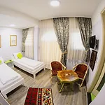 Hotel Lula 3*